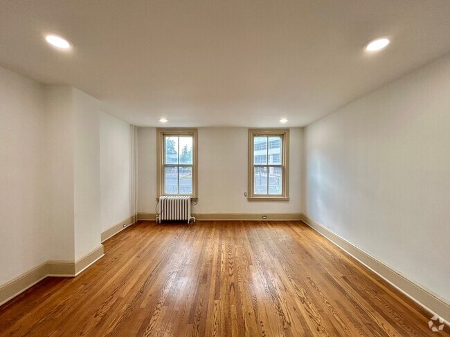 Building Photo - 1328 N Washington St Unit 2 Rental