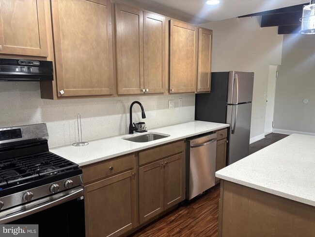 Building Photo - 5505 Karen Elaine Dr Unit 1015