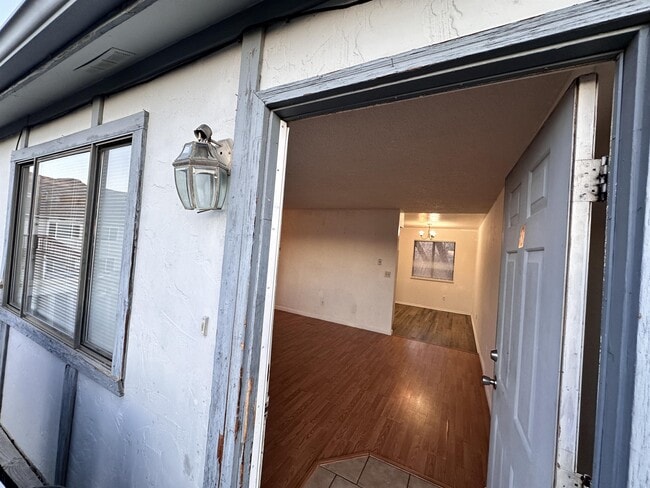 Photo - 987 Iowa Ave Unit C