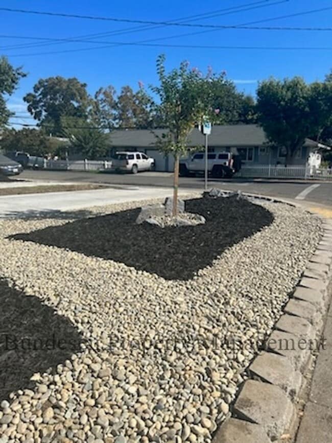 Photo - 409 N Washington St