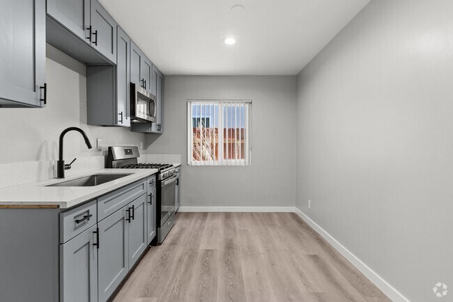 Building Photo - 113 S Lillie Ave Rental