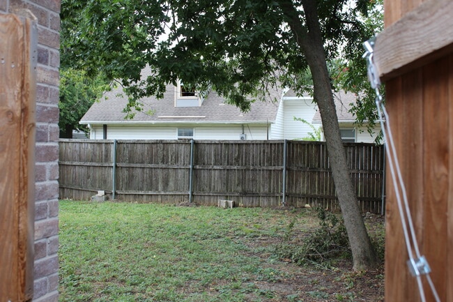 Photo - 402 Masters Ave