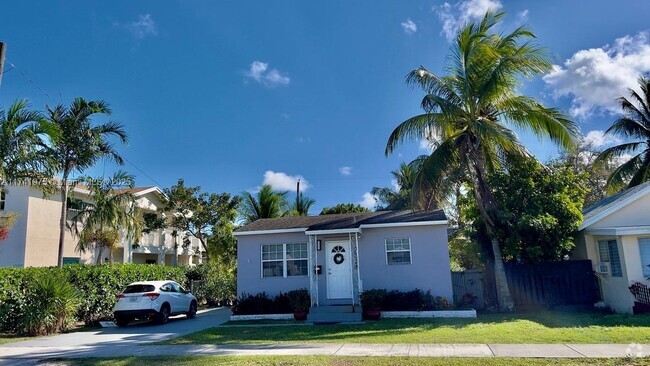 Building Photo - 2334 Taft St Rental