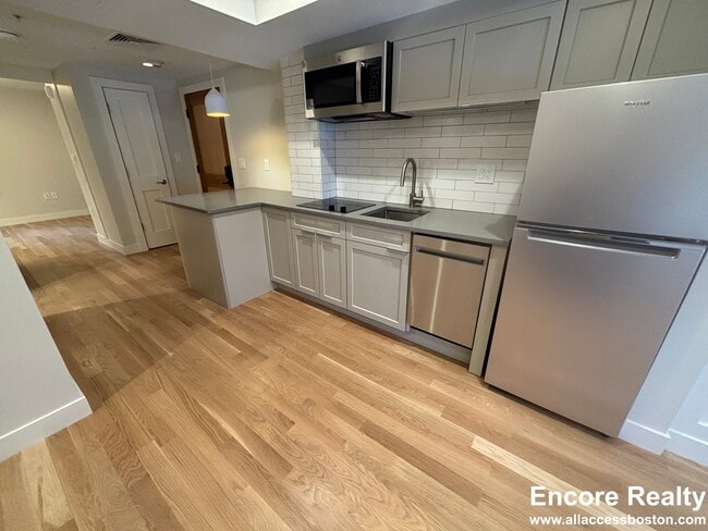 Photo - 54 JFK St Unit 3