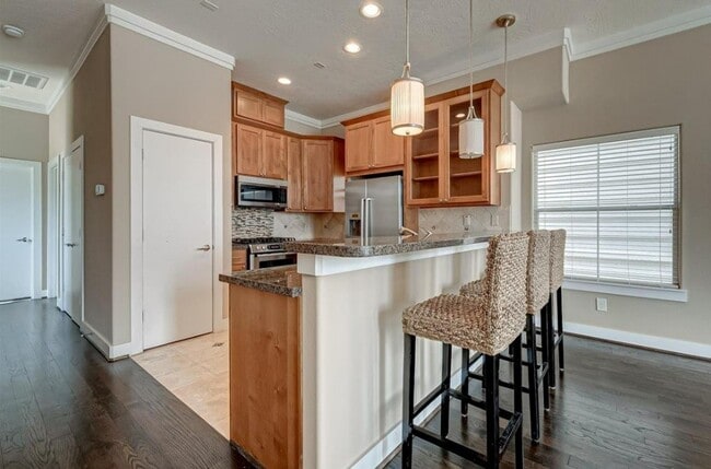 Photo - 1215 Wentworth St