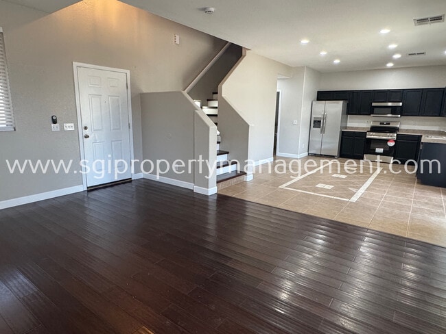 Photo - 1909 N 103rd Ln