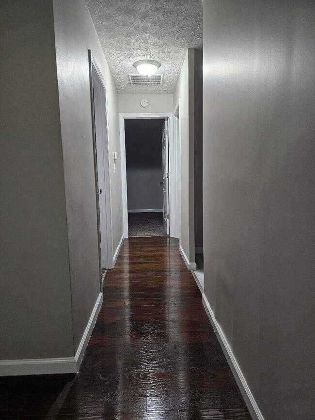 Photo - 3 bed 1 bath home for rent!