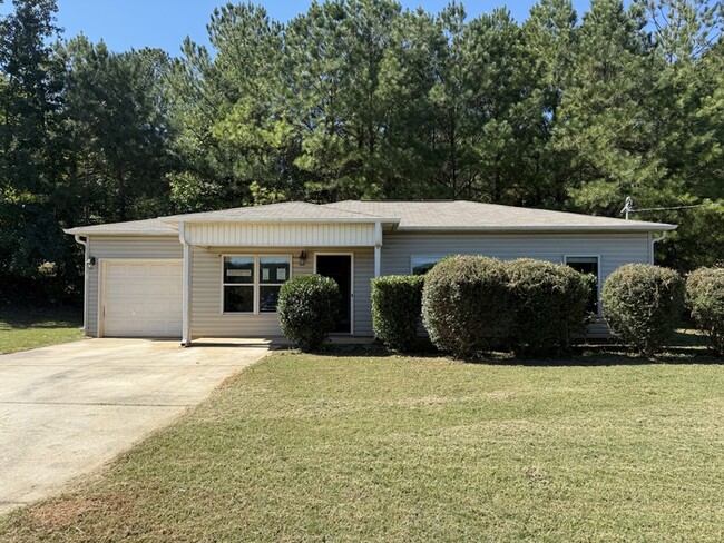 3 Bed / 2 Bath Rental House in Vance, AL - 3 Bed / 2 Bath Rental House in Vance, AL