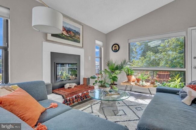 Photo - 4013 Carousel Way