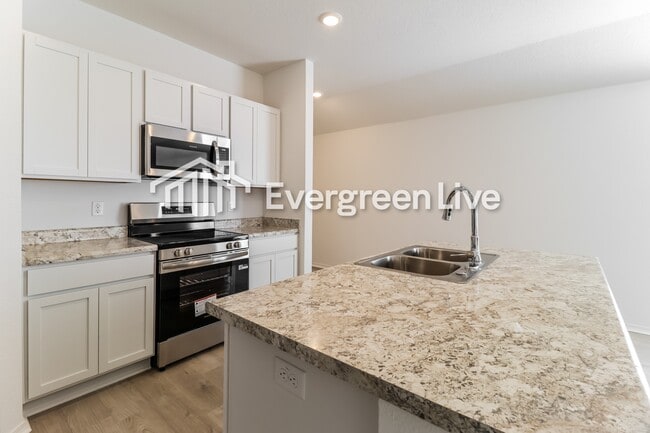 Photo - 190 Sarah Alyse Ln