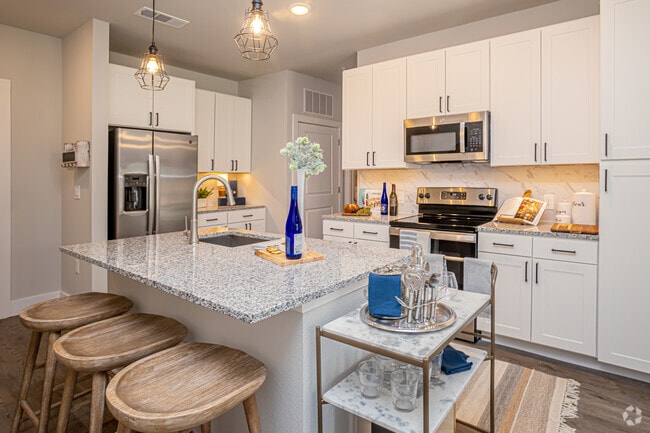 2BR, 2BA - 1,019SF