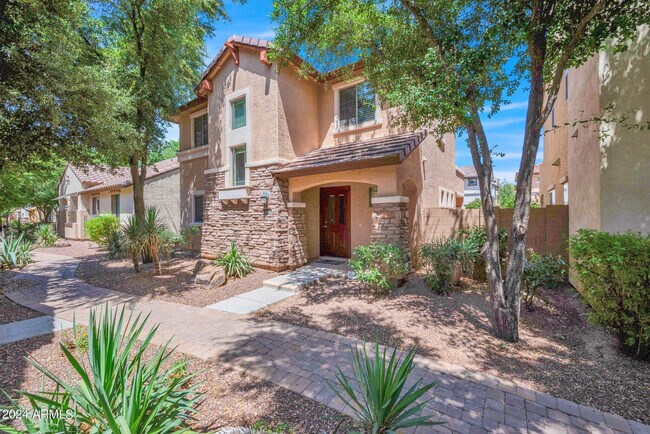 Photo - 2532 E Vermont Dr