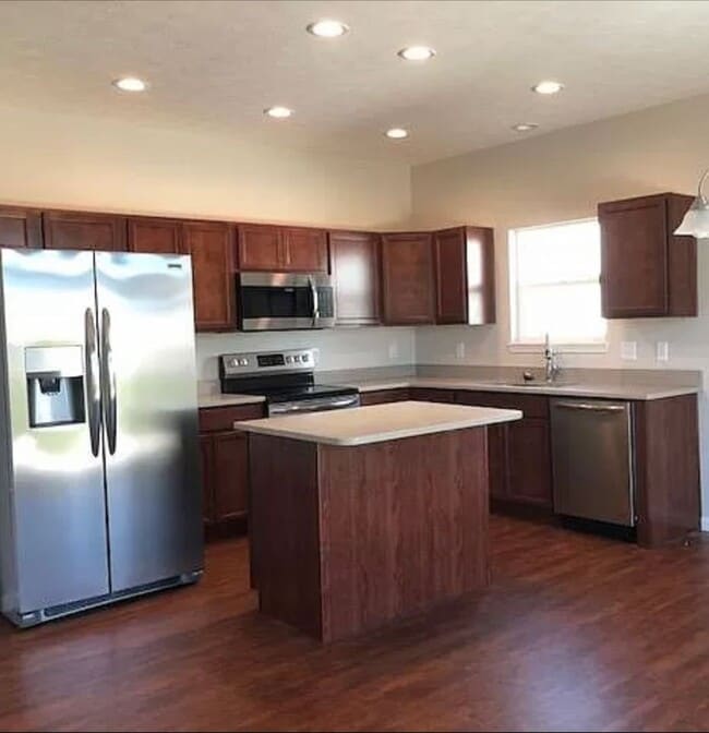 Photo - BRITTANY CHASE...3 Bedroom 2 bath