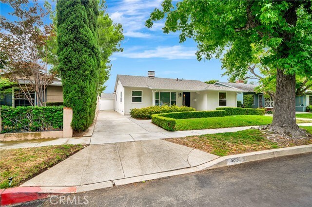 Photo - 4833 Longridge Ave