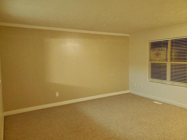 Photo - 2-3 Bd 2.5 Bath Townhome in Draper