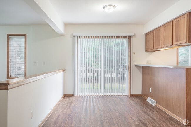 2BR, 2.5BA - 1450SF - Dining Area