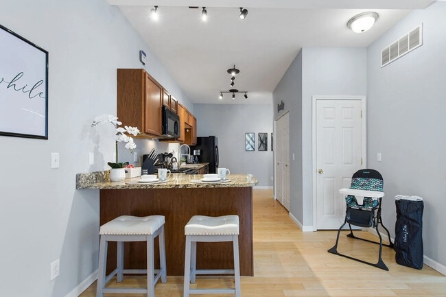 Photo - 2366 Lawrence St Unidad SI ID1472894P
