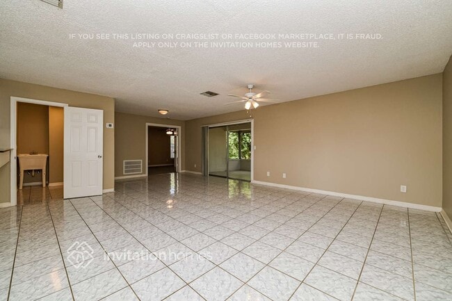 Photo - 417 Oakleaf Blvd