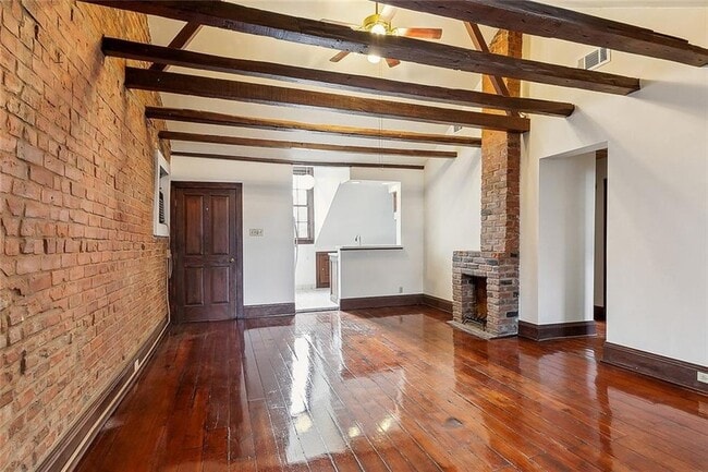 Photo - 622 Dauphine St Unit Upper