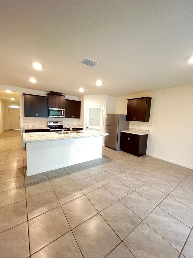 Photo - 1570 San Filippo Dr SE