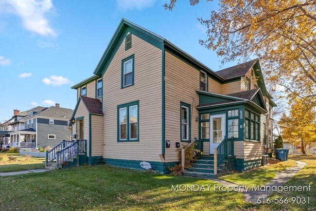 Photo - 263 W Muskegon Ave Apartment