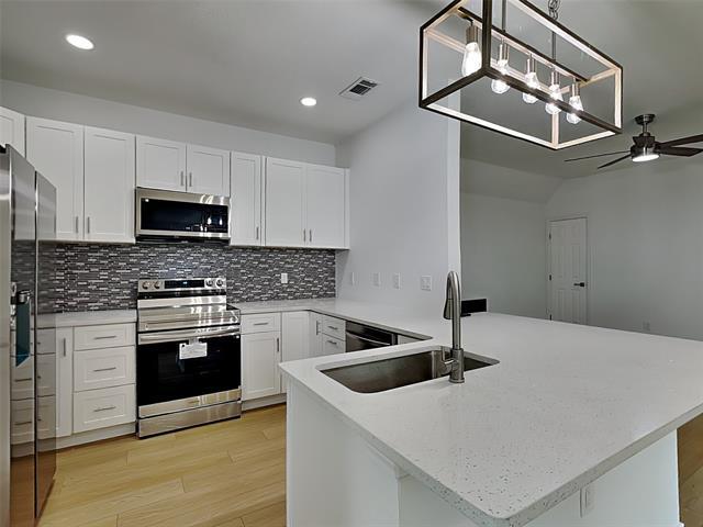 Photo - 807 Fenet St