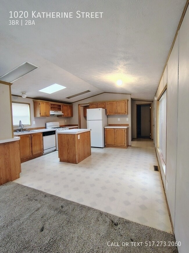 Photo - 1020 Katherine St