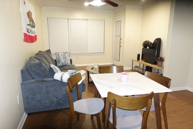 Photo - 501 W 26th St Unit 114