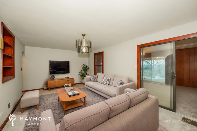 Photo - 102 Ganyard St