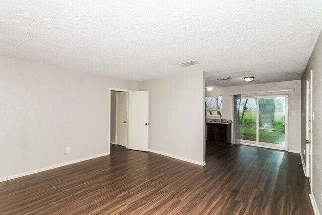 Photo - 7218 Wren Cir