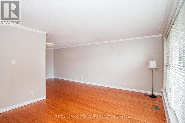 Photo - 92 Fortrose Crescent