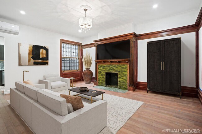 453 W 140th St