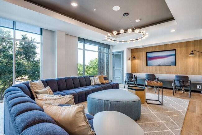 Fountain Pointe Las Colinas