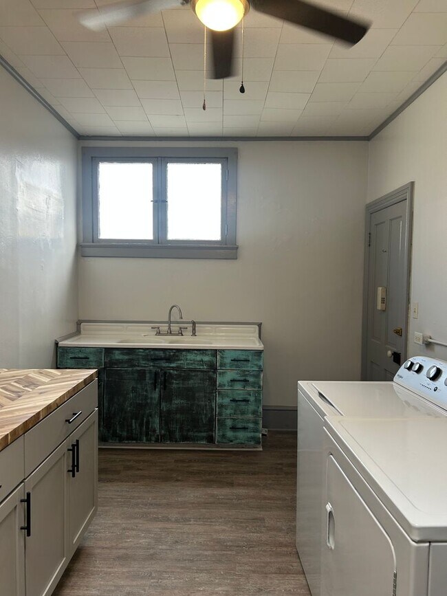 Photo - 27 W Seminary St Unidad 27 West Seminary Street, 1