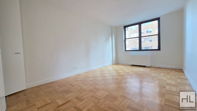 8th-Floor Turtle Bay One-Bedroom