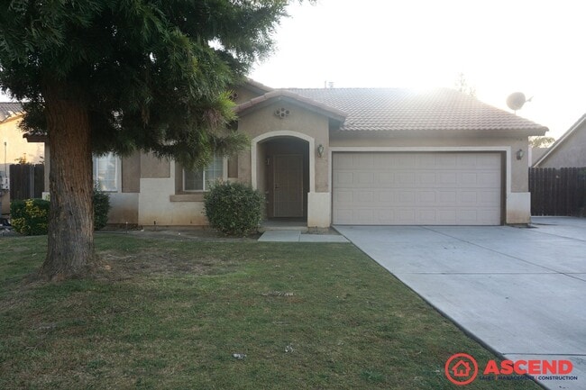 Building Photo - Beautiful Home Near Centennial Highschool!