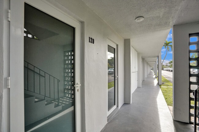 Photo - 1040 SE 4th Ave Unit 120
