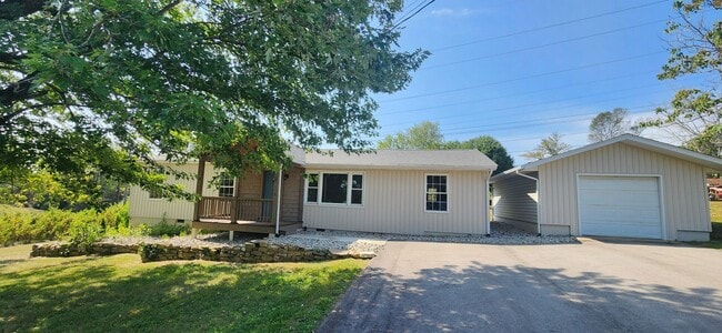330 Hillcrest Dr