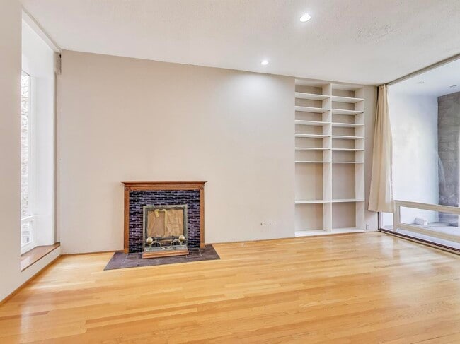 Photo - 5203 S Dorchester Ave