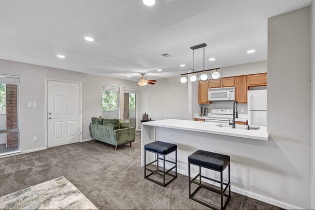 Photo - 740 Oakmont Ave Rental