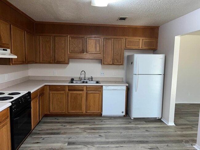 Photo - 410 Deborah Ln