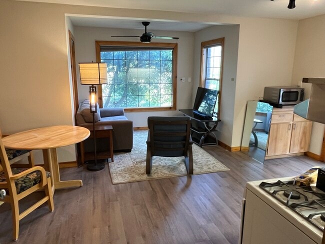 Photo - 247 Broad St