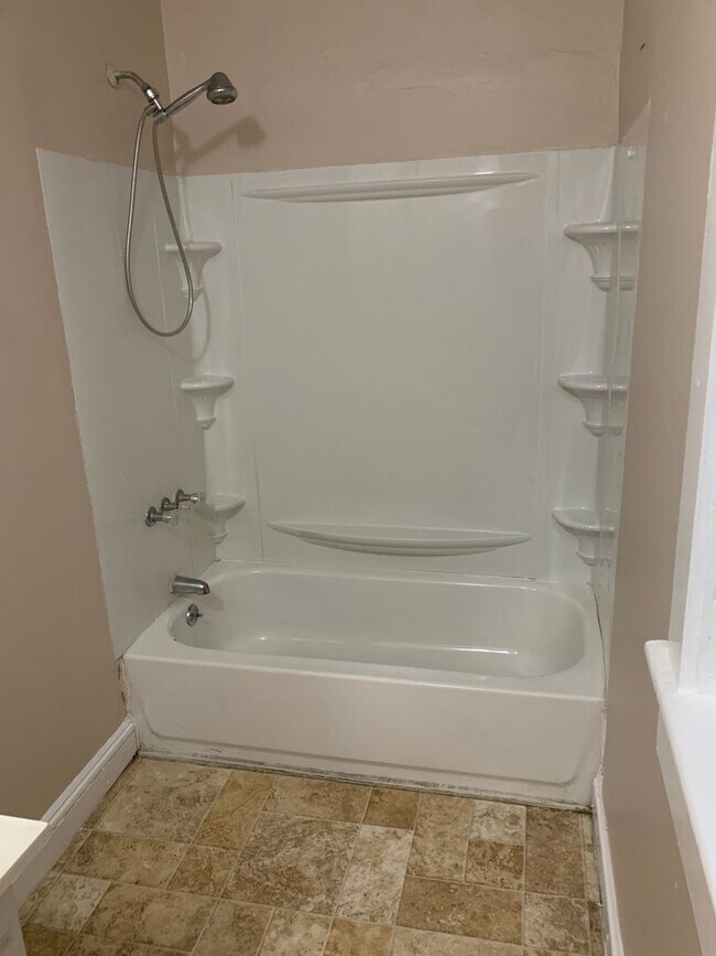 Photo - 168 Downs St Unidad Apt 2