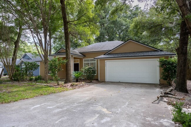 Photo - Nicely remodeled 4 bedroom 2 bath home In Hickory Forest