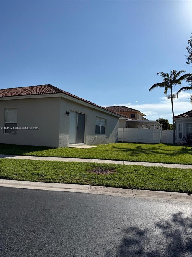 Photo - 3757 NE 11th St