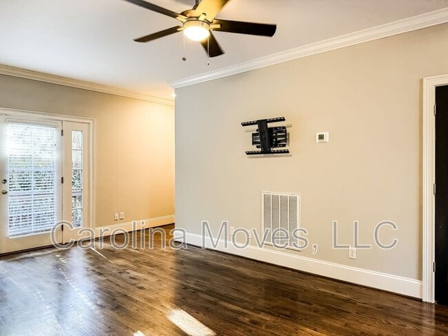 Photo - 706 Bennett St