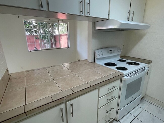 Photo - Spacious 2 Bedroom, 1 Bath Apartment w/ 1 Car Covered parking and onsite laundry
