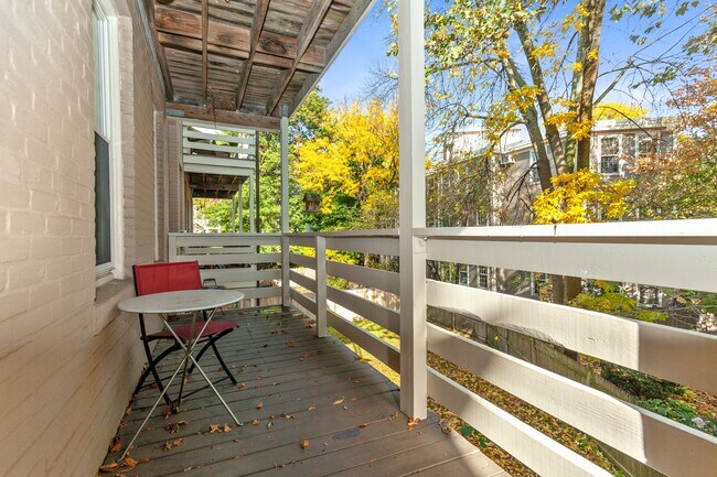 Photo - 268 Windsor St Unit 4