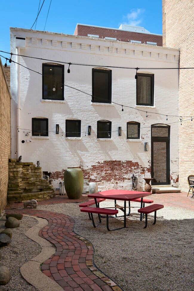 Photo - 1320 N La Salle Dr Unit 1R