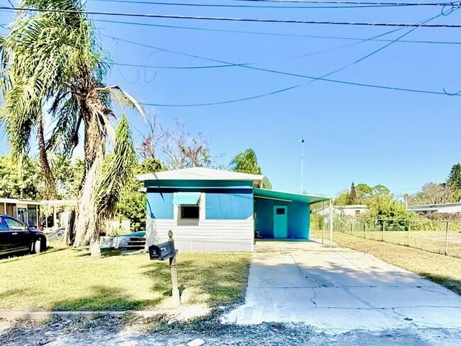 Building Photo - 6519 Sandra Dr